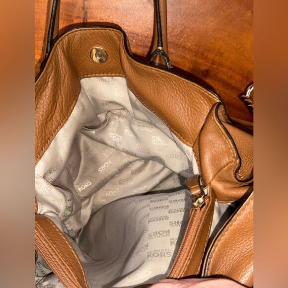 Michael Kors Hamilton E-W Brown Leather Tote Bag - Picture 9 of 13